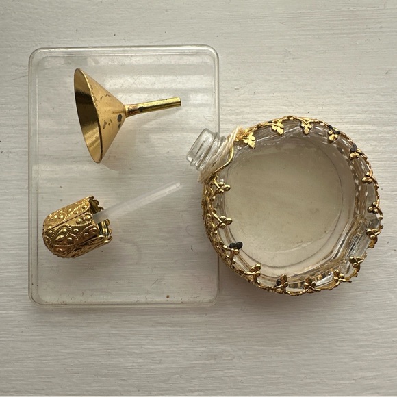 Vintage Viennese petite point perfume bottle, funnel, case. Pompadour Austria. - Picture 3 of 8